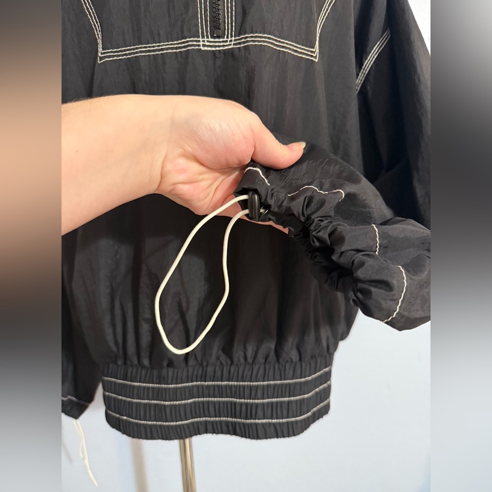 AYDA Chic Black Windbreaker - Picture 3 of 7